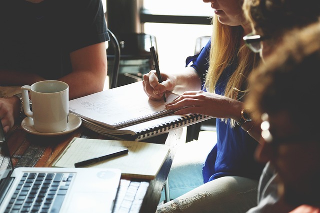 Innover pour réussir : comment intégrer la technologie dans votre business